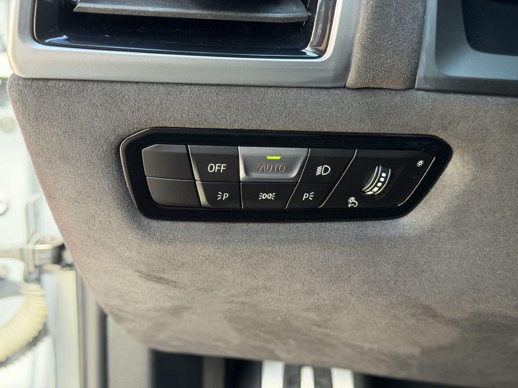 2024 BMW M8 Image 30