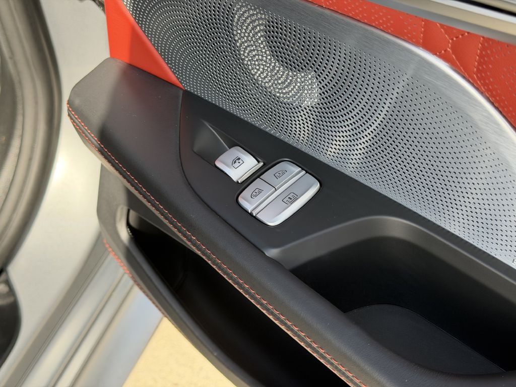 2024 BMW M8 Image 81