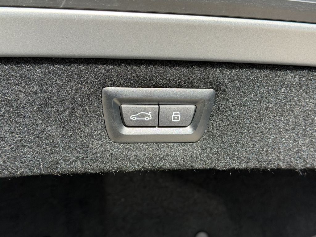 2024 BMW M8 Image 91