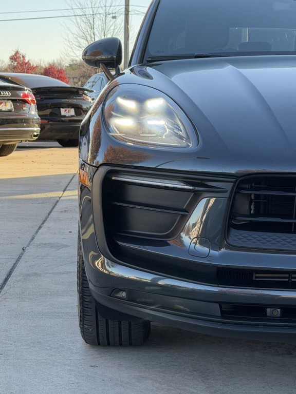 2022 Porsche Macan Image 12