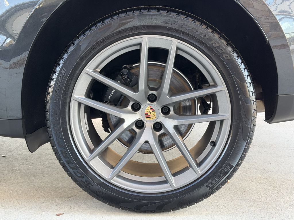 2022 Porsche Macan Image 19