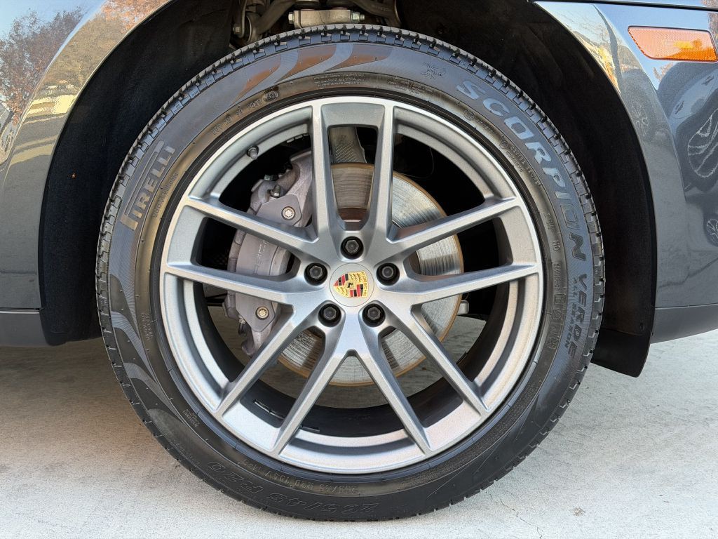 2022 Porsche Macan Image 21