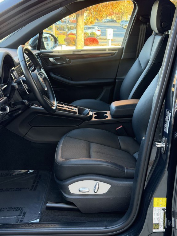2022 Porsche Macan Image 22
