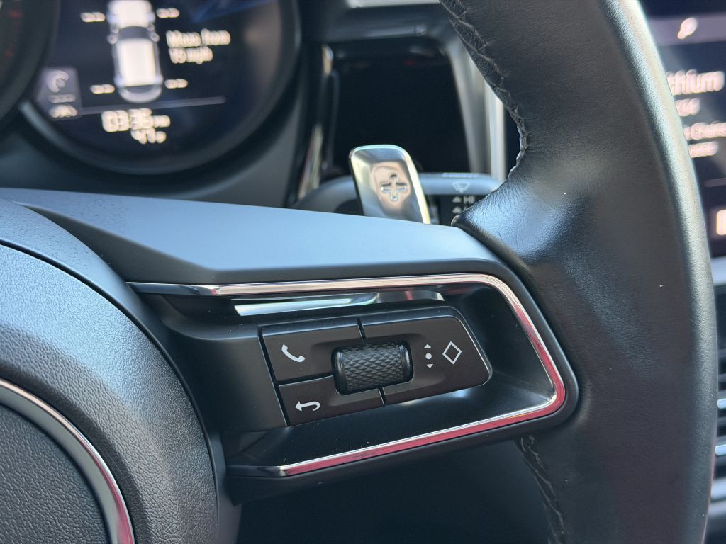 2022 Porsche Macan Image 37