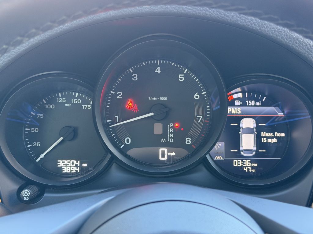 2022 Porsche Macan Image 38