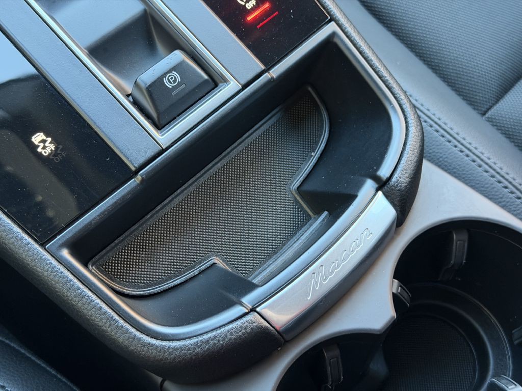 2022 Porsche Macan Image 46