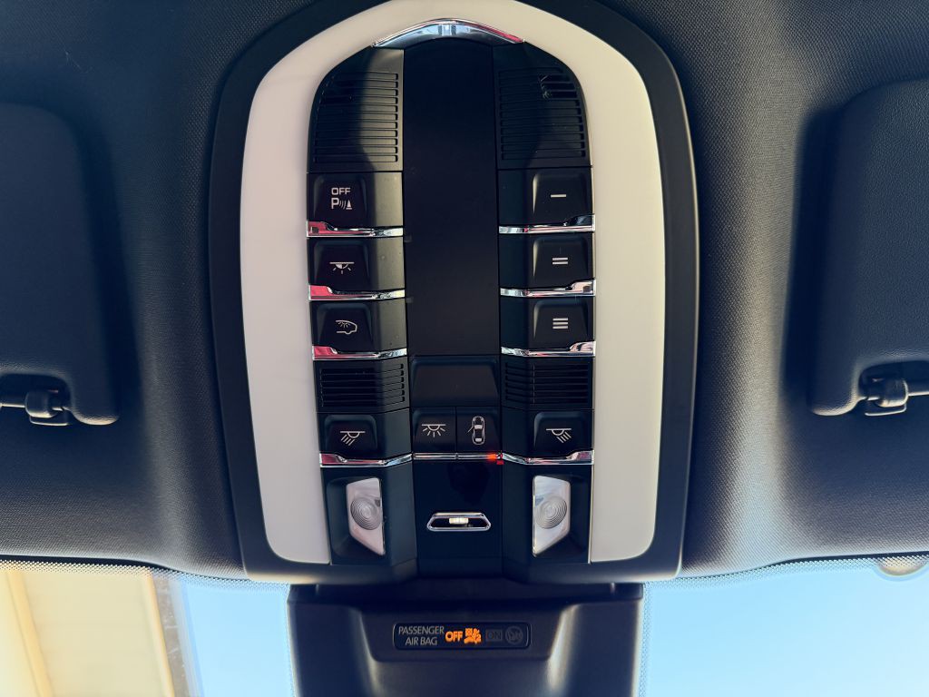 2022 Porsche Macan Image 51