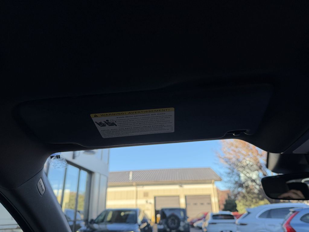 2022 Porsche Macan Image 52