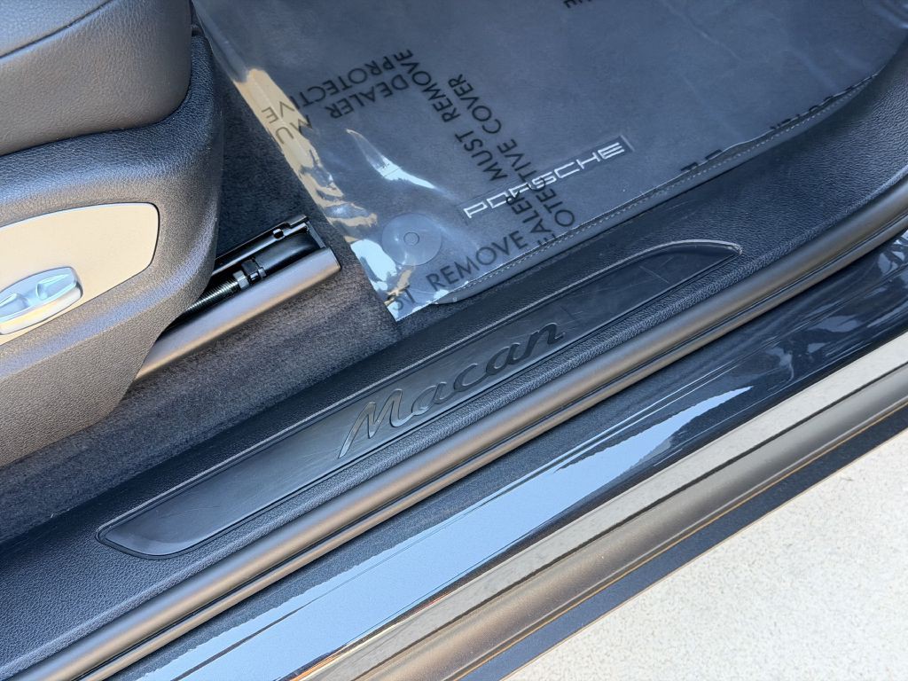 2022 Porsche Macan Image 60