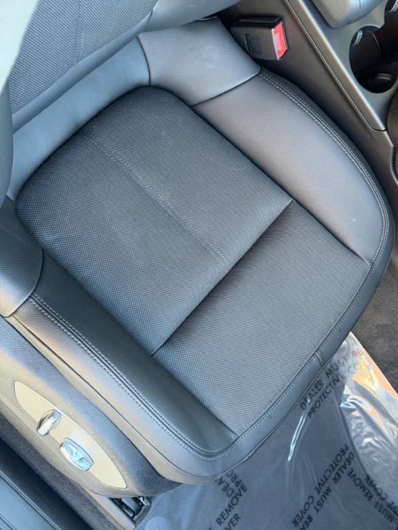 2022 Porsche Macan Image 64