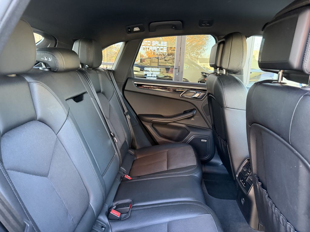 2022 Porsche Macan Image 87