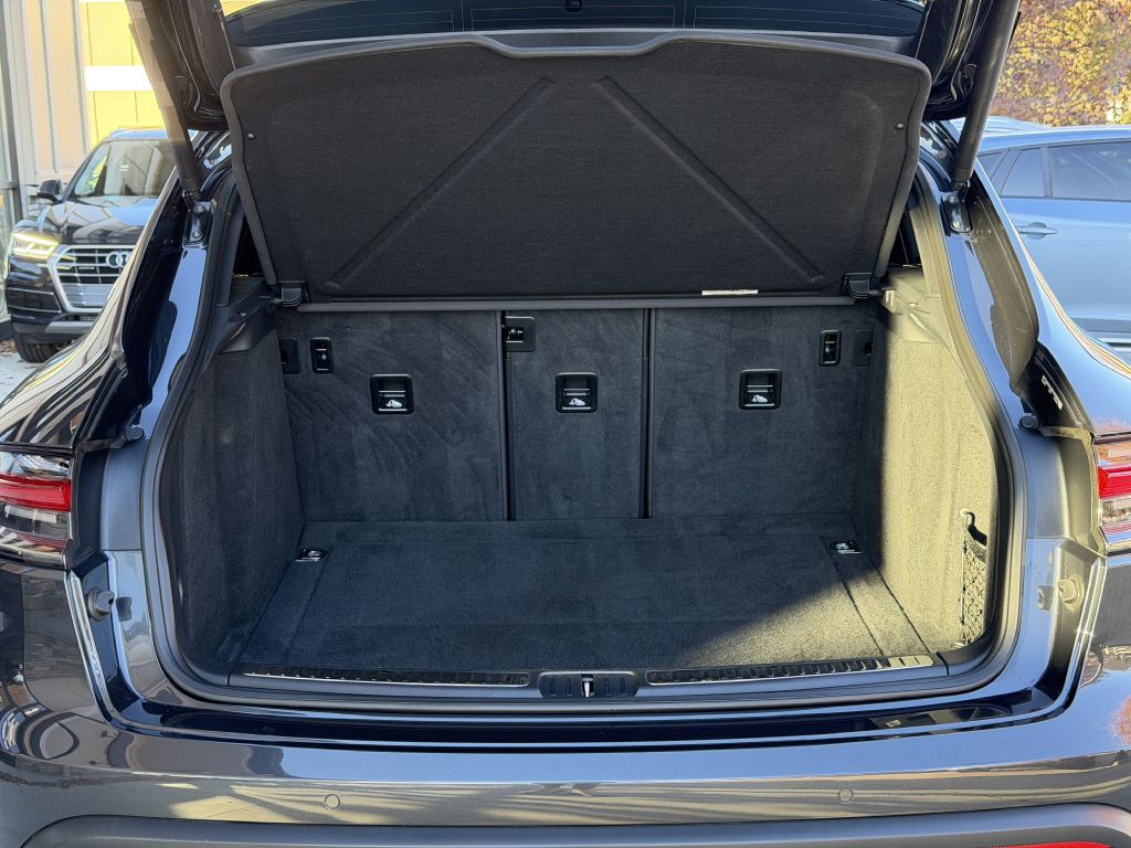 2022 Porsche Macan Image 88