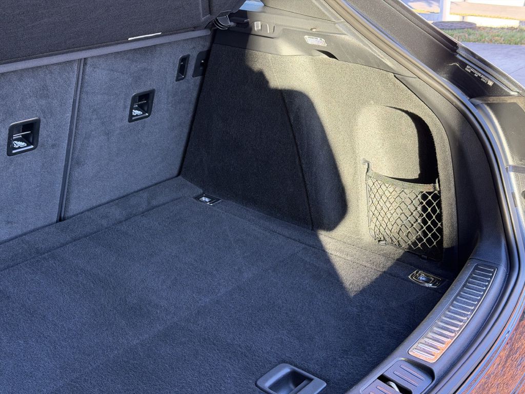 2022 Porsche Macan Image 90