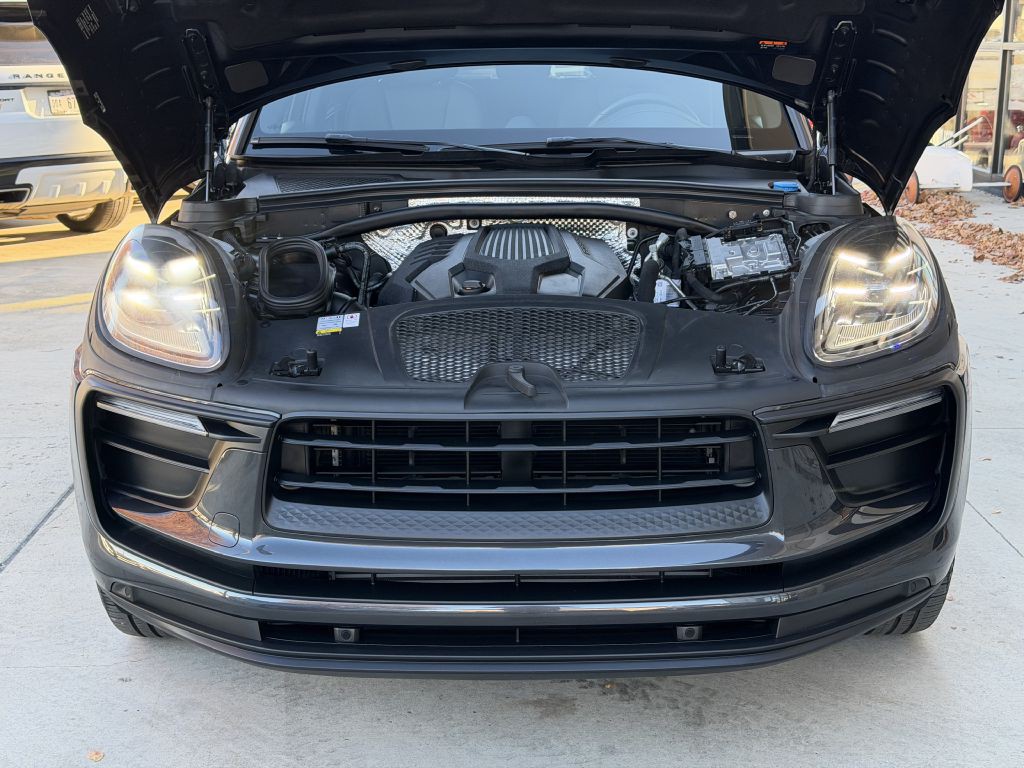 2022 Porsche Macan Image 93