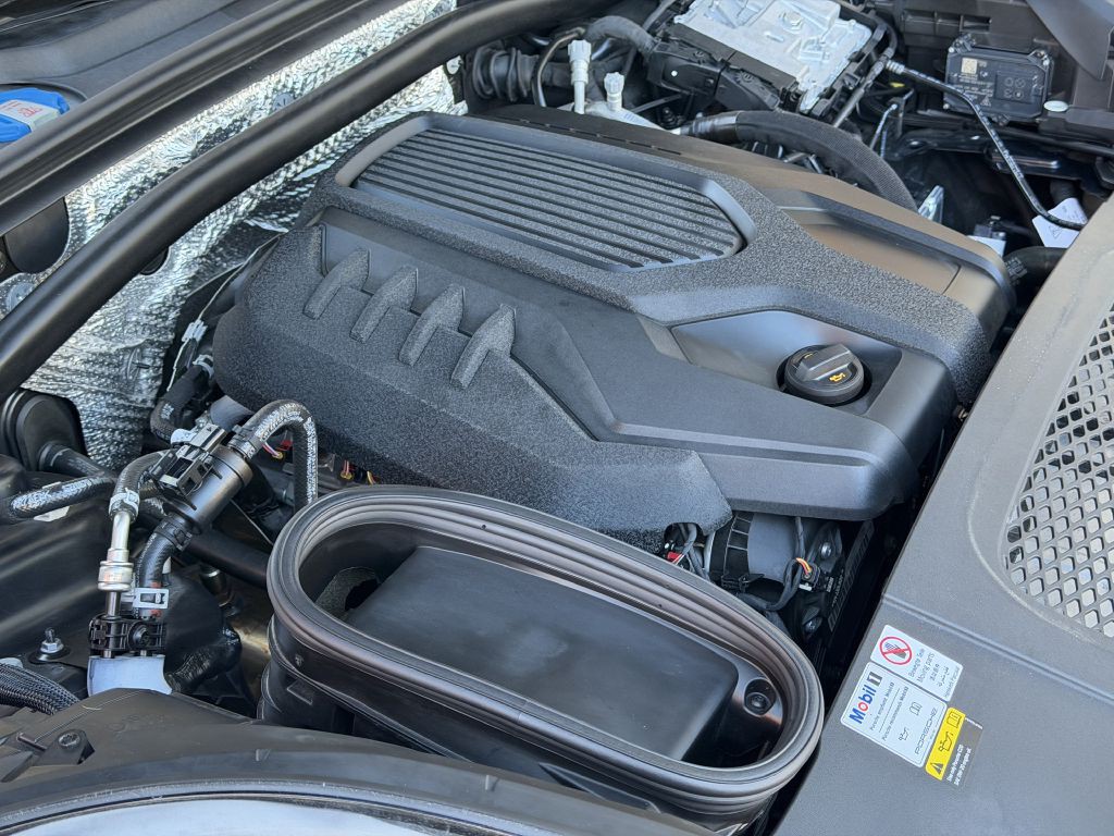 2022 Porsche Macan Image 95