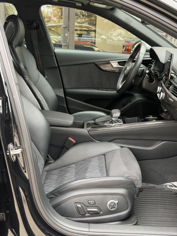 2022 Audi S4 Image 60