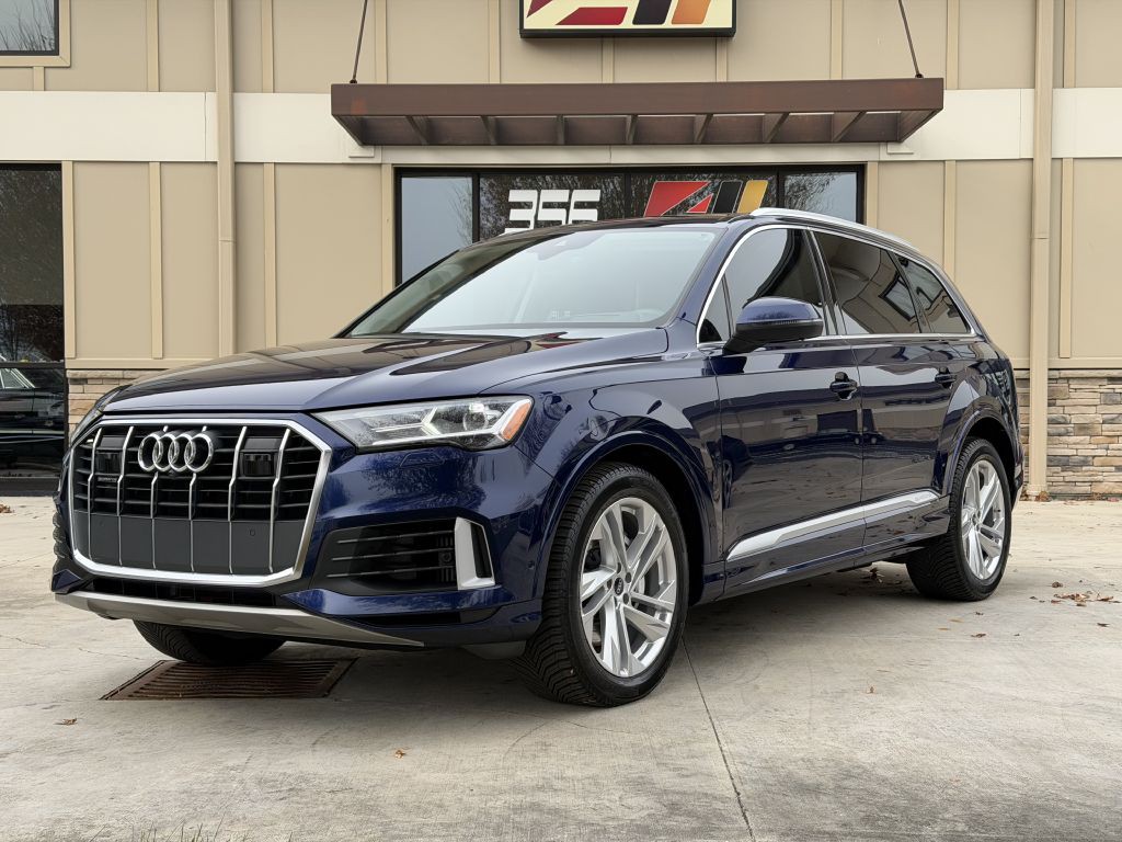 2022 Audi Q7 Image 1