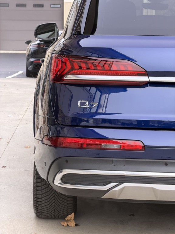 2022 Audi Q7 Image 13