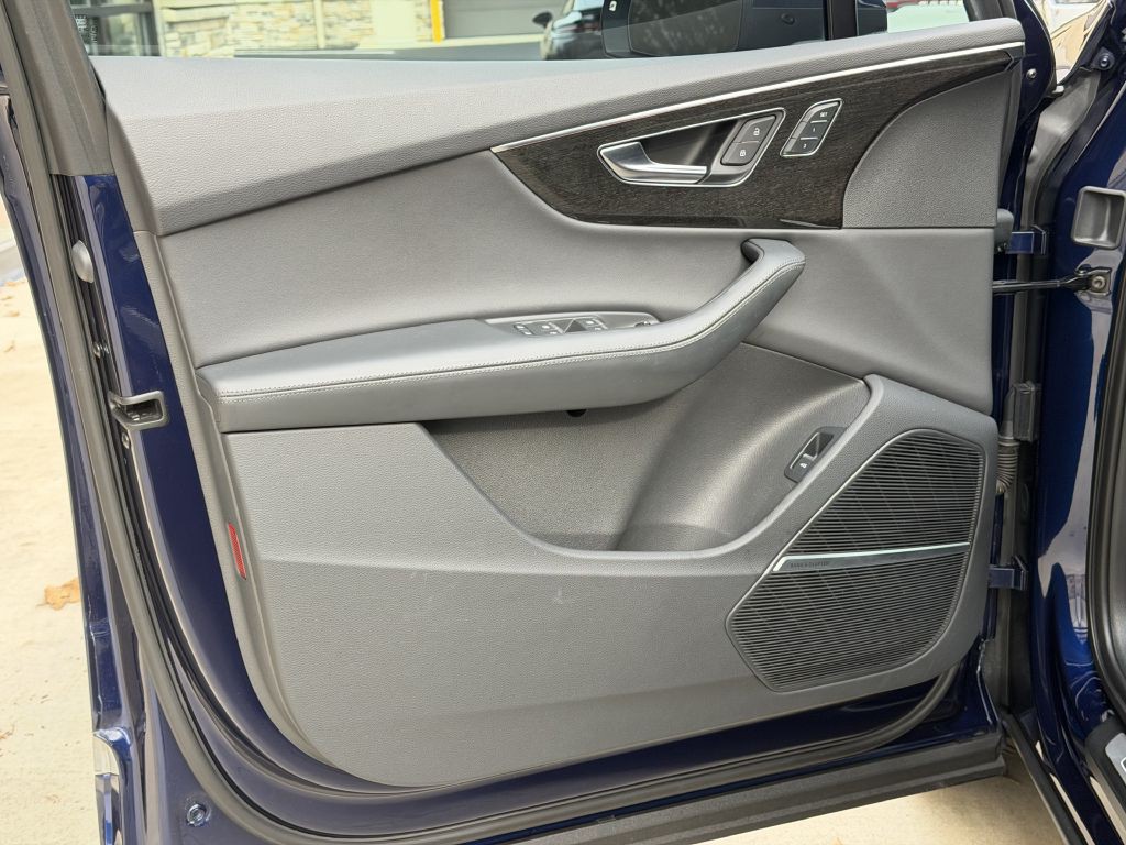 2022 Audi Q7 Image 20