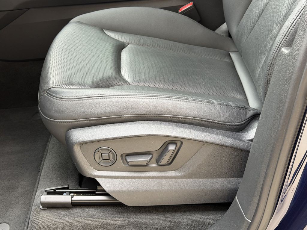 2022 Audi Q7 Image 25