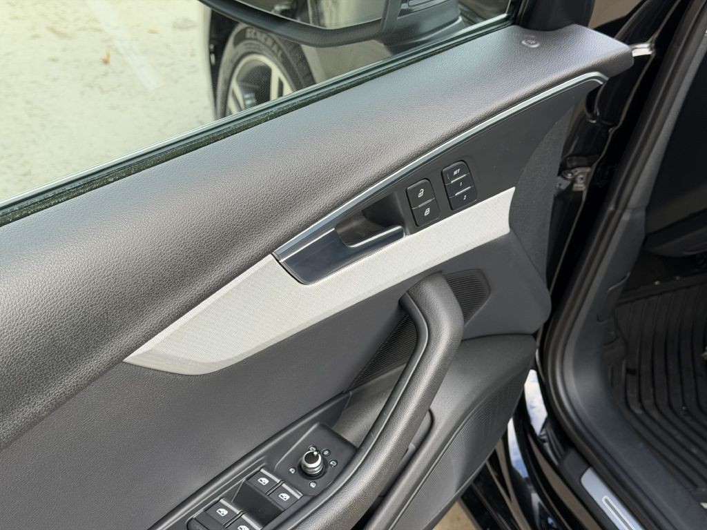 2017 Audi A4 Image 22