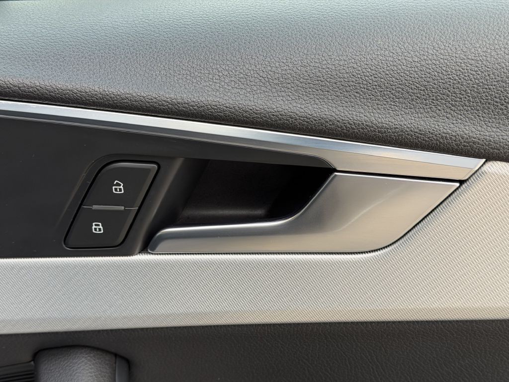 2017 Audi A4 Image 62