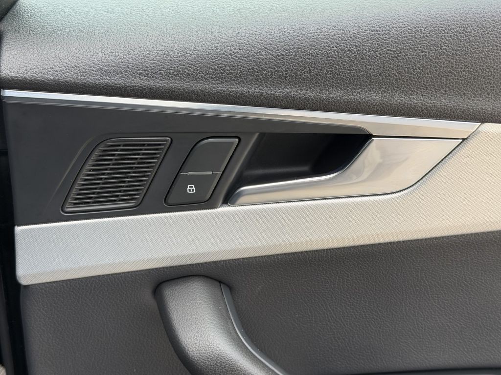 2017 Audi A4 Image 91