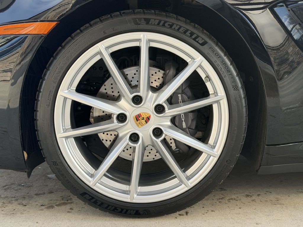 2020 Porsche 911 Image 17