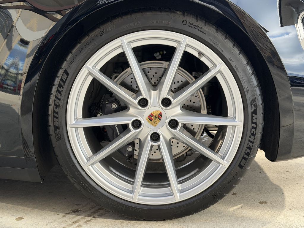 2020 Porsche 911 Image 18