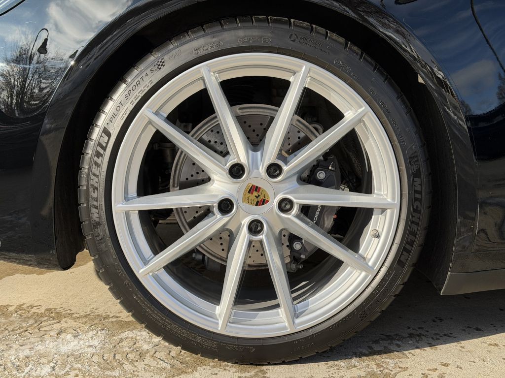 2020 Porsche 911 Image 19