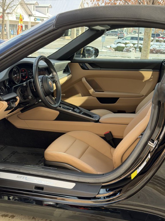 2020 Porsche 911 Image 21