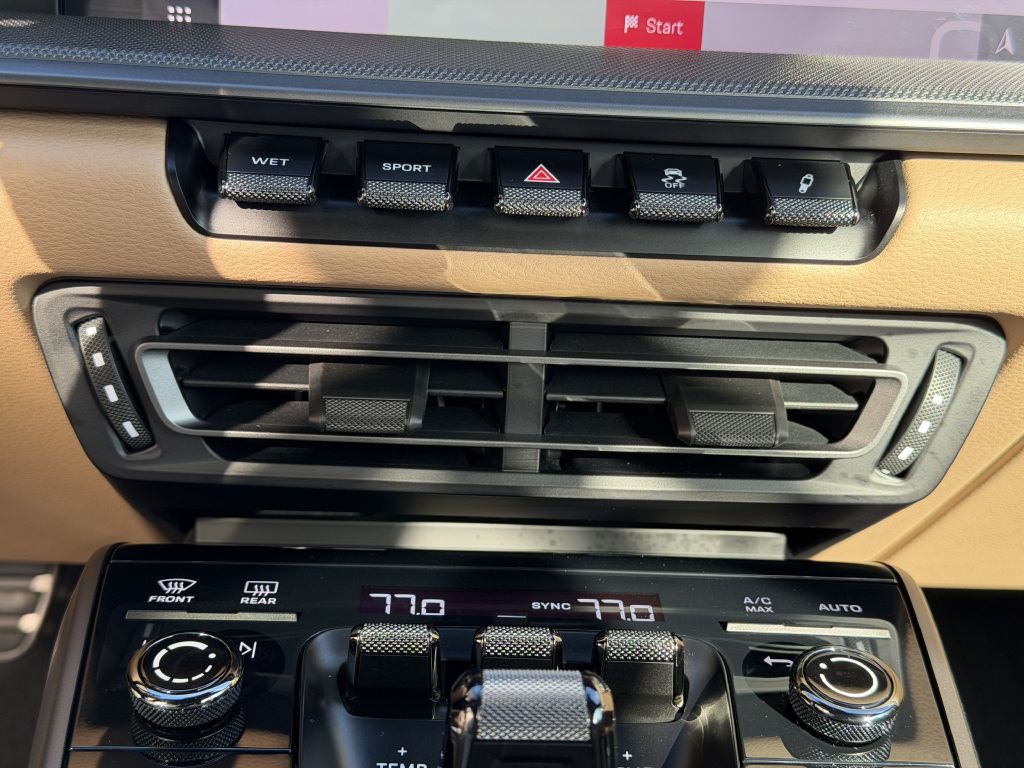 2020 Porsche 911 Image 44