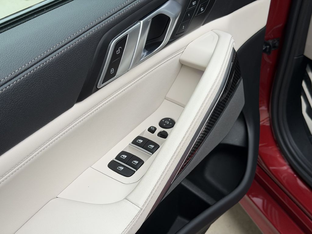 2023 BMW X6 Image 21