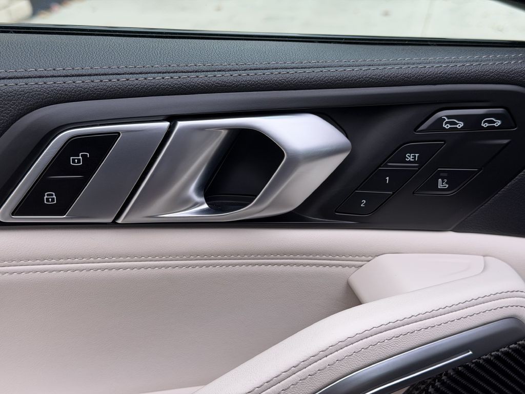 2023 BMW X6 Image 22