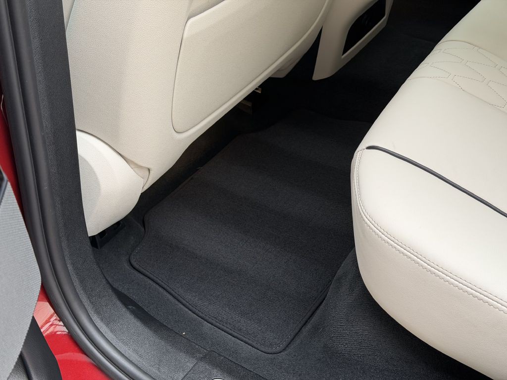 2023 BMW X6 Image 83