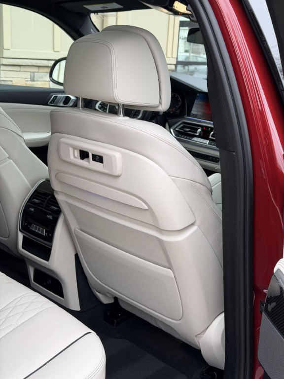 2023 BMW X6 Image 98