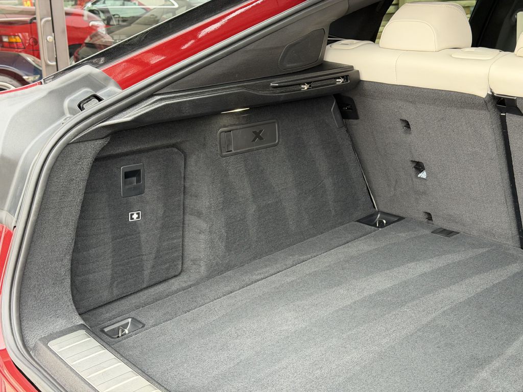 2023 BMW X6 Image 104