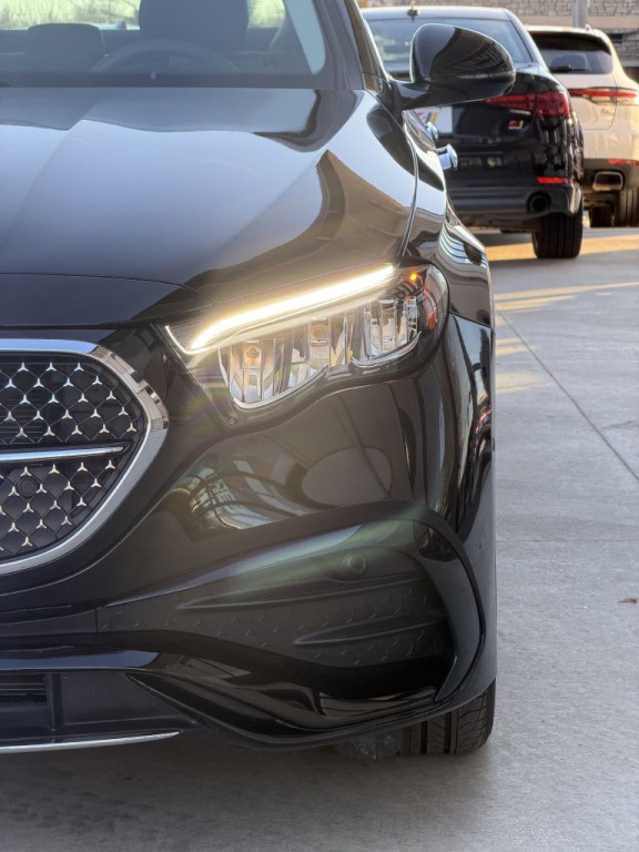 2025 Mercedes-Benz E-Class Image 12