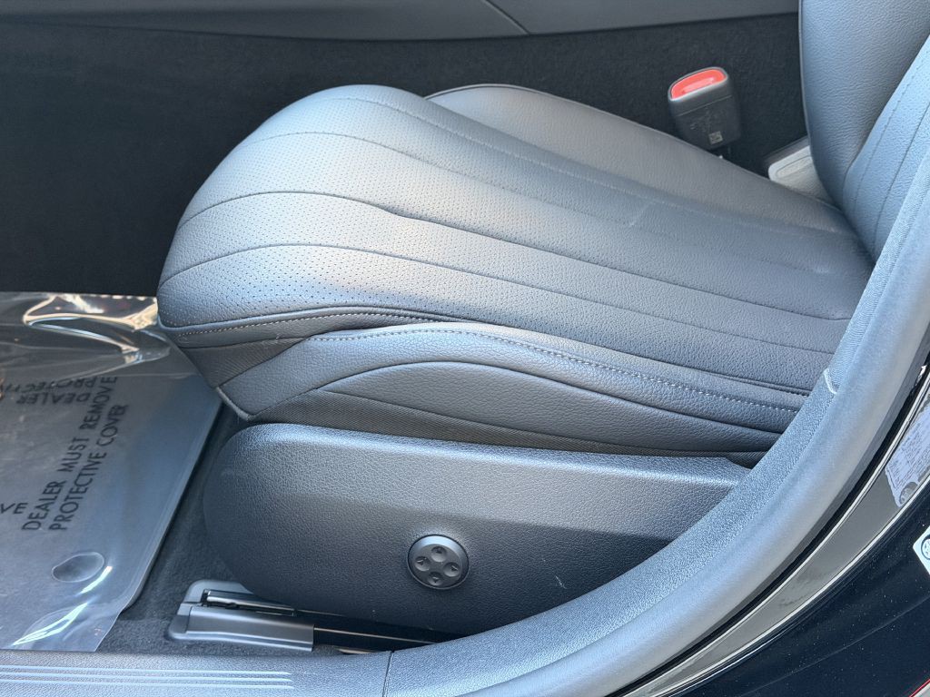 2025 Mercedes-Benz E-Class Image 24