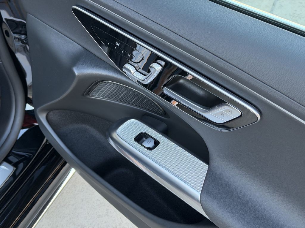 2025 Mercedes-Benz E-Class Image 55