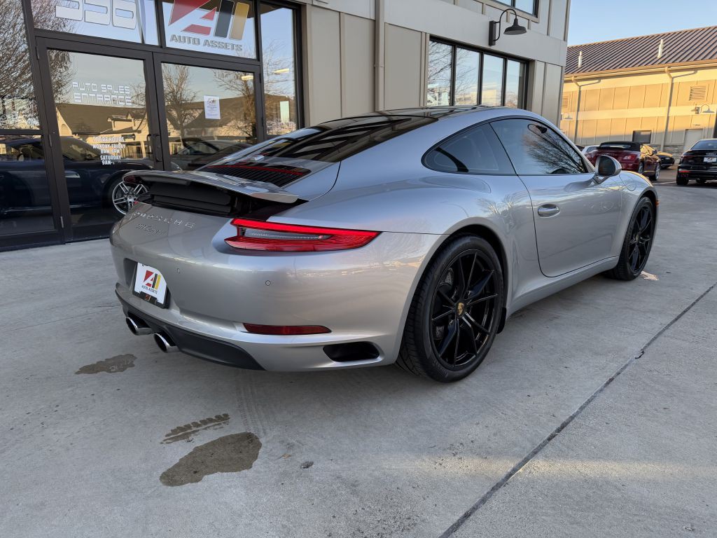 2017 Porsche 911 Image 9