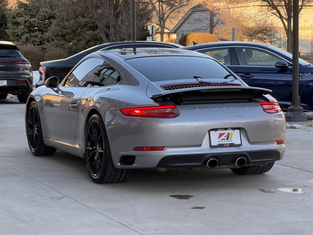 2017 Porsche 911 Image 10