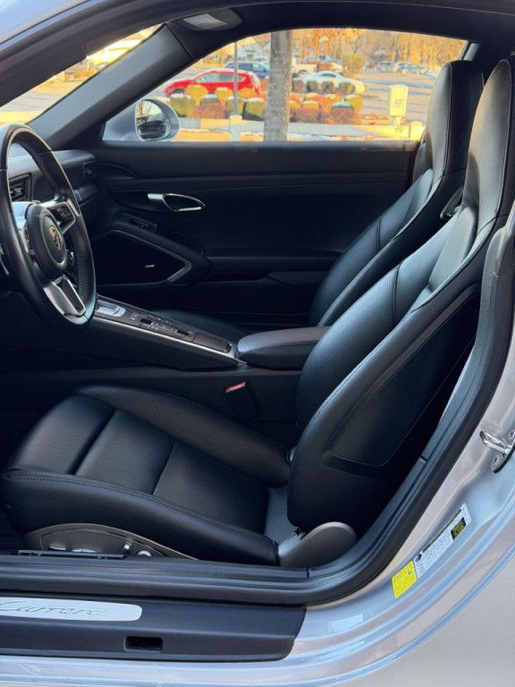 2017 Porsche 911 Image 20