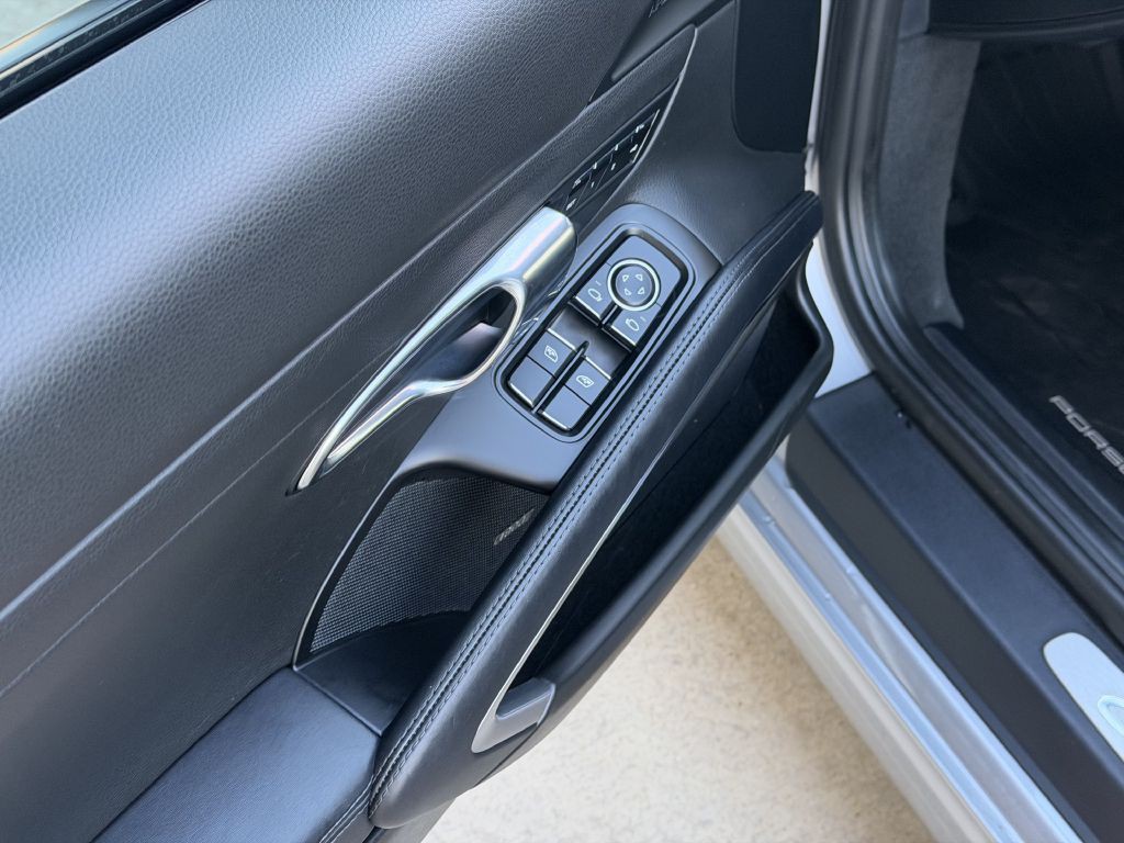 2017 Porsche 911 Image 23