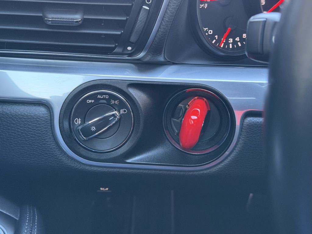 2017 Porsche 911 Image 32