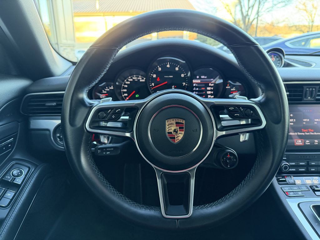 2017 Porsche 911 Image 34