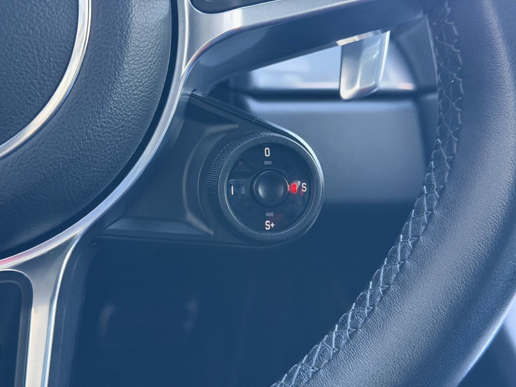 2017 Porsche 911 Image 38