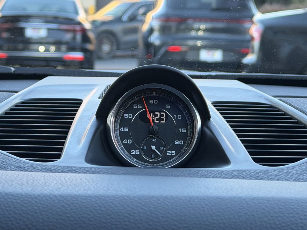 2017 Porsche 911 Image 44