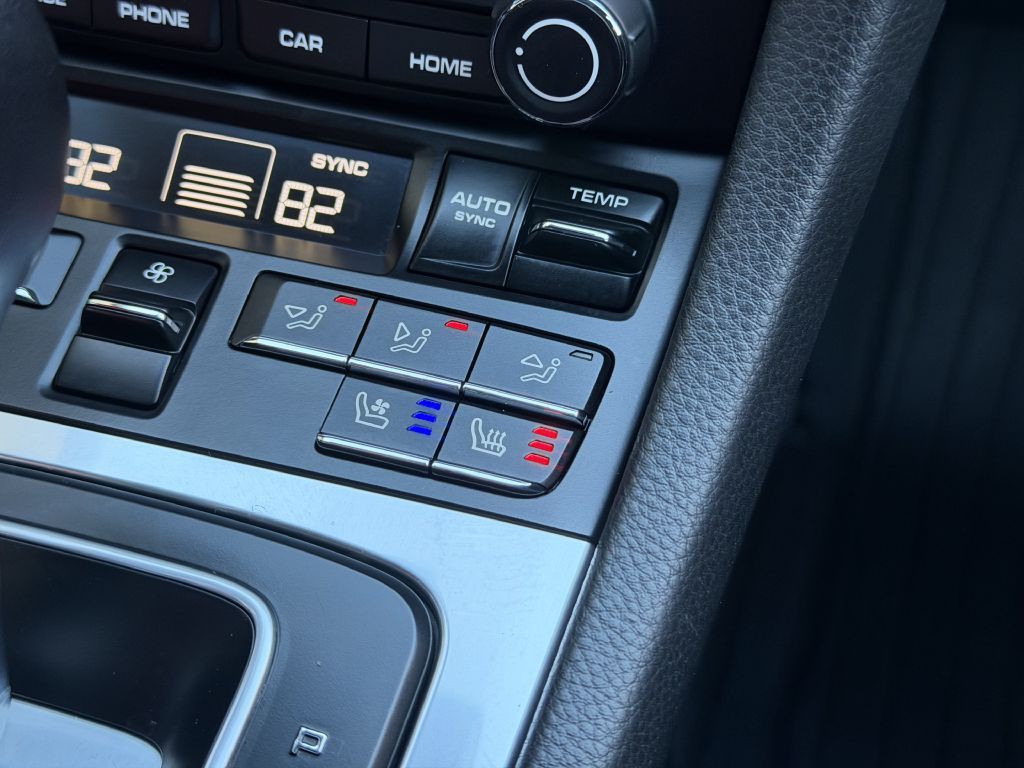 2017 Porsche 911 Image 48