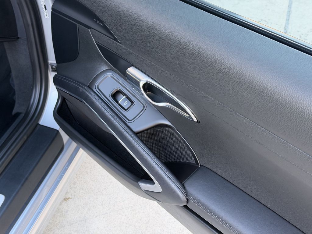 2017 Porsche 911 Image 62